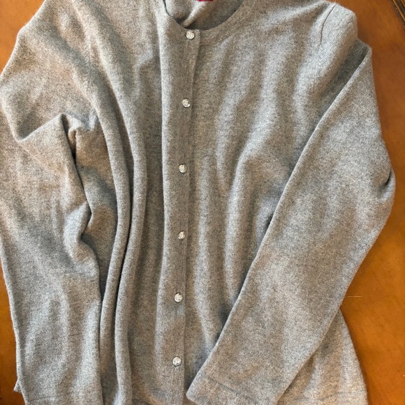 100% Cashmere | Gray Women's Botton-Down Cardigan. - Picture 4 of 13
